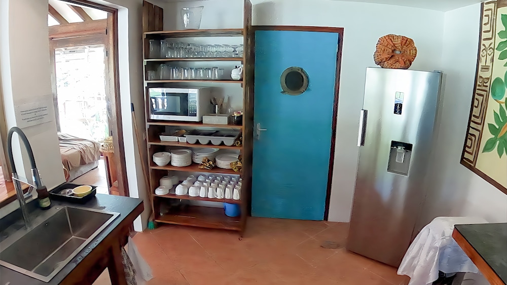 Fare Oviri Lodge