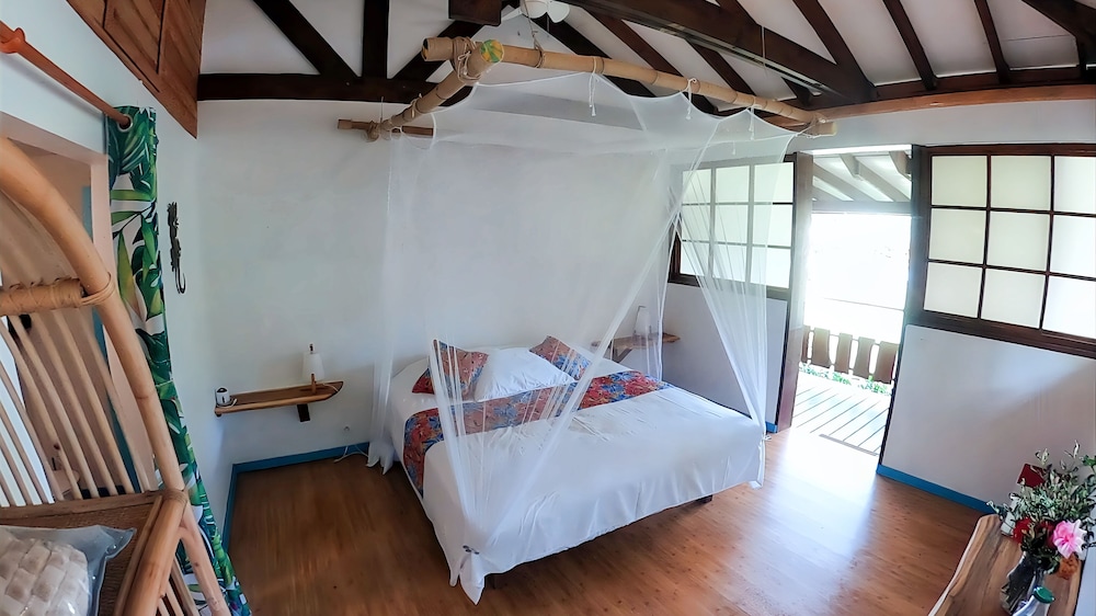 Fare Oviri Lodge