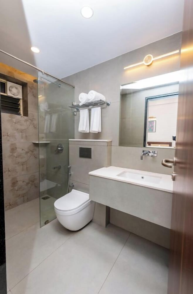 Yellowstone Resort Arambol