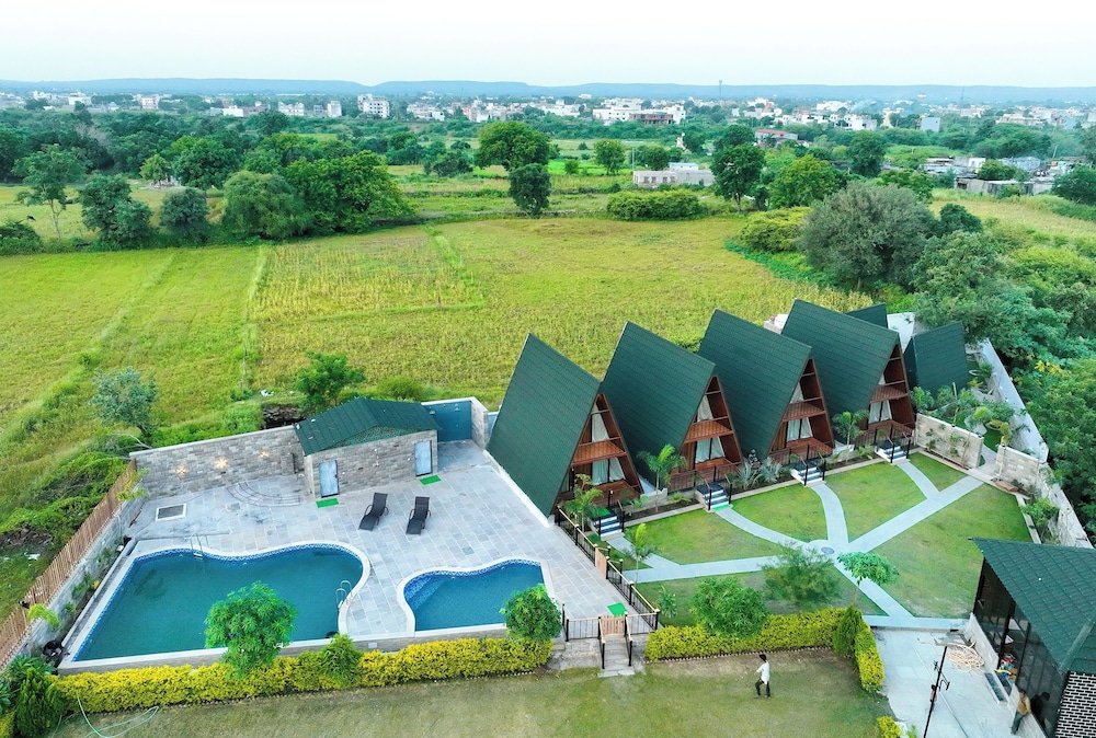 Green Hills Farm & Resorts