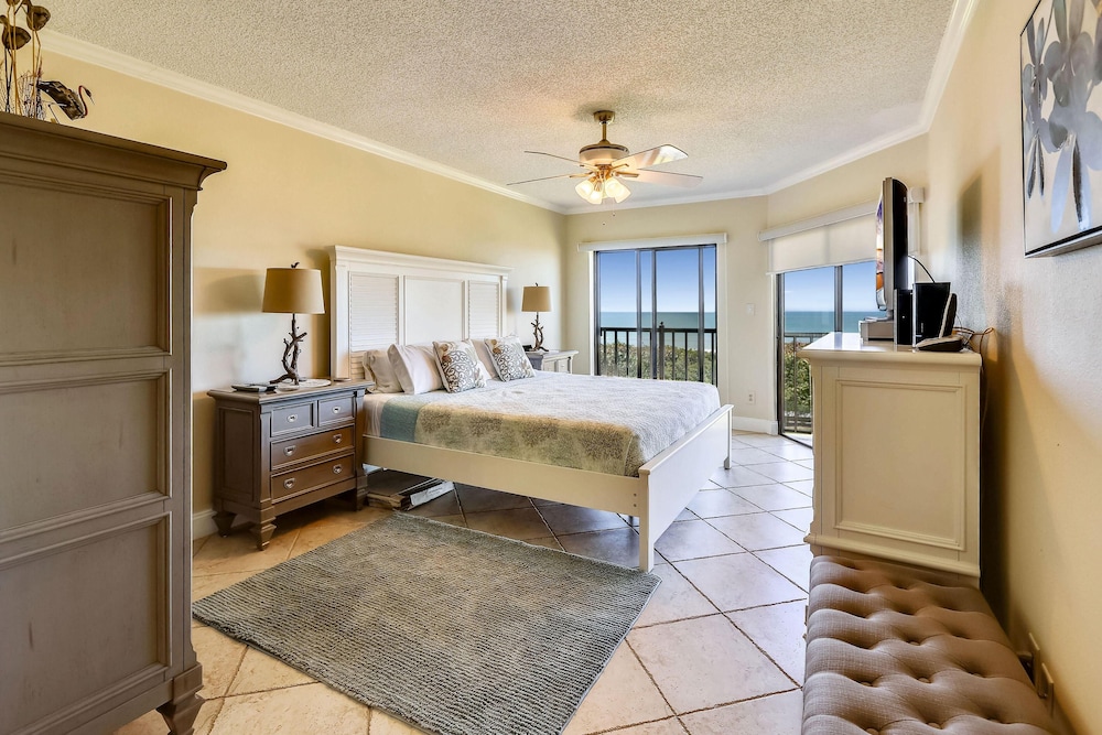 Land's End 10-304 Beach Front - Premier