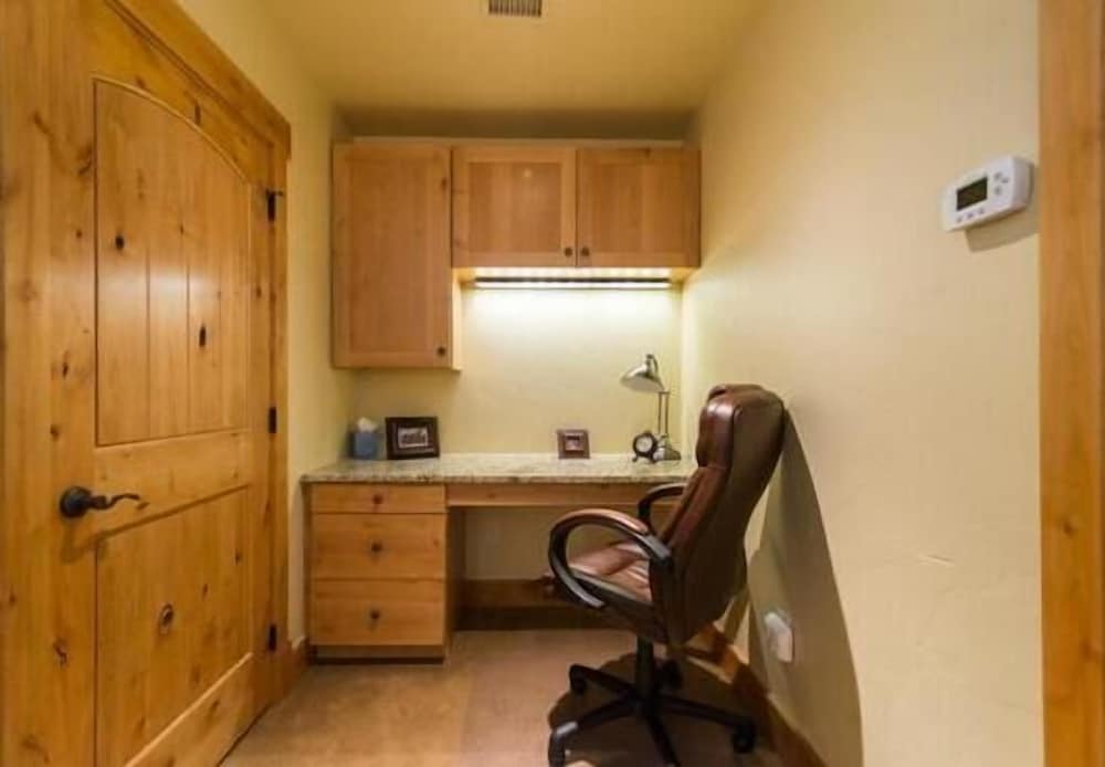 6116 Bear Lodge, Trappeur's Crossing Apartment 2