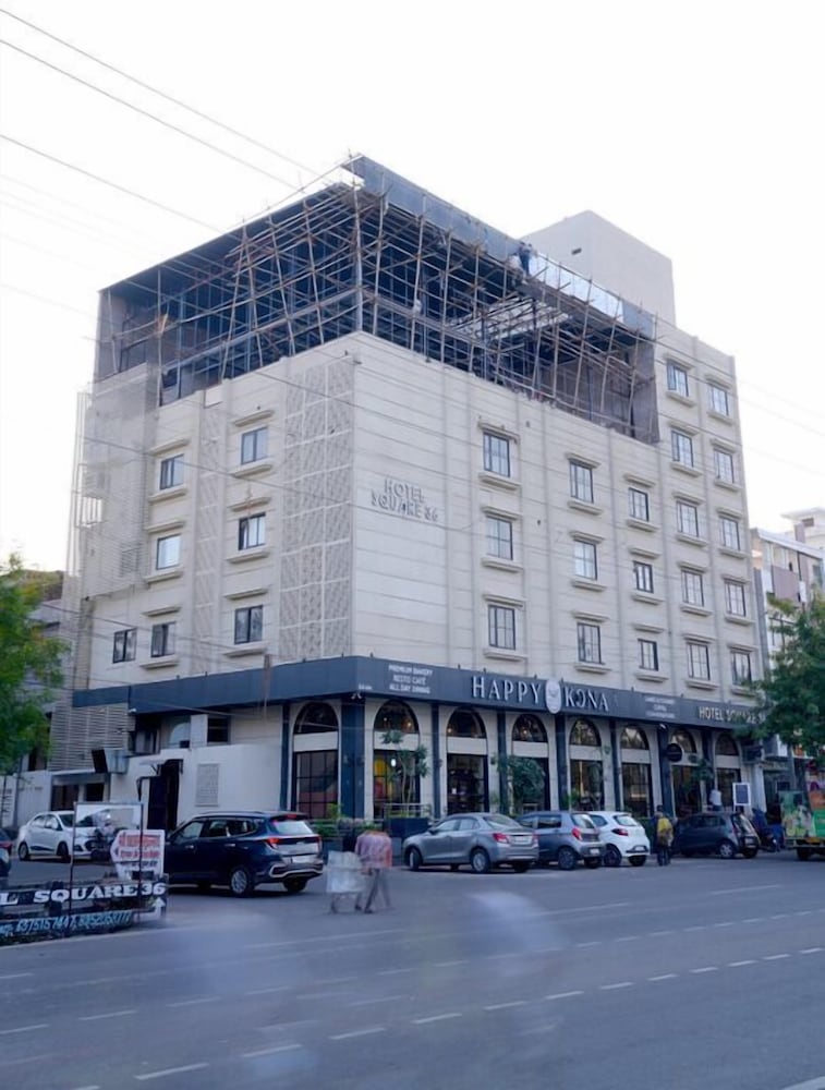 Hotel Square 36