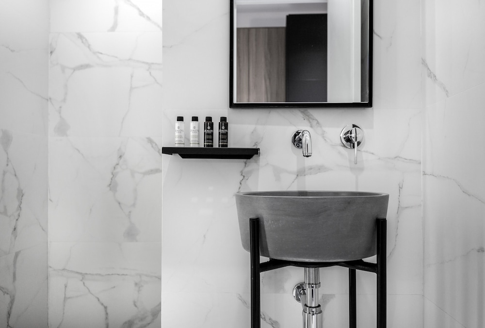 Elysan Urban Stays