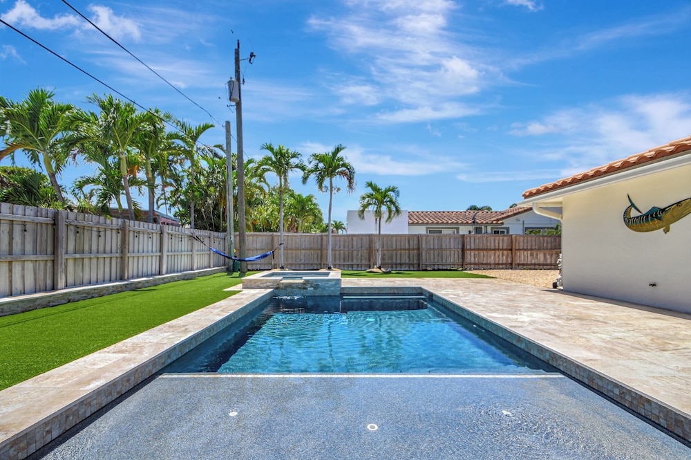 Dolphin Villa Private Pool!