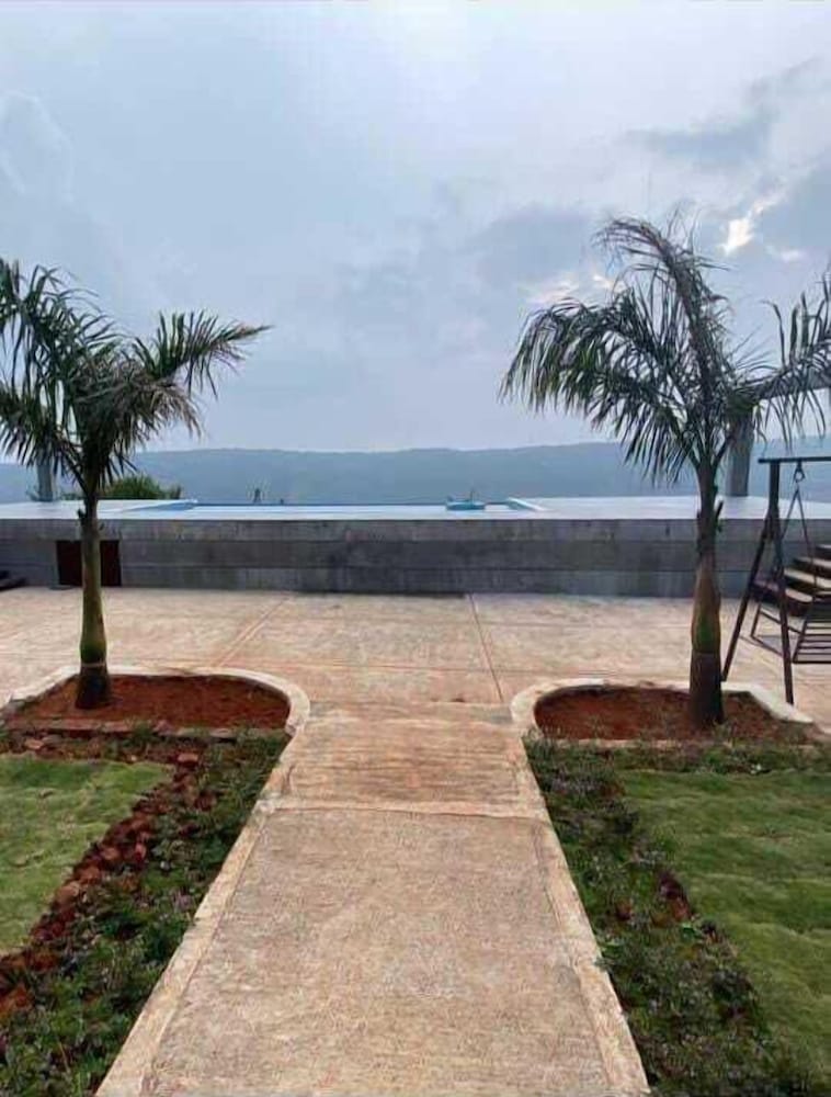 Emerald Villa