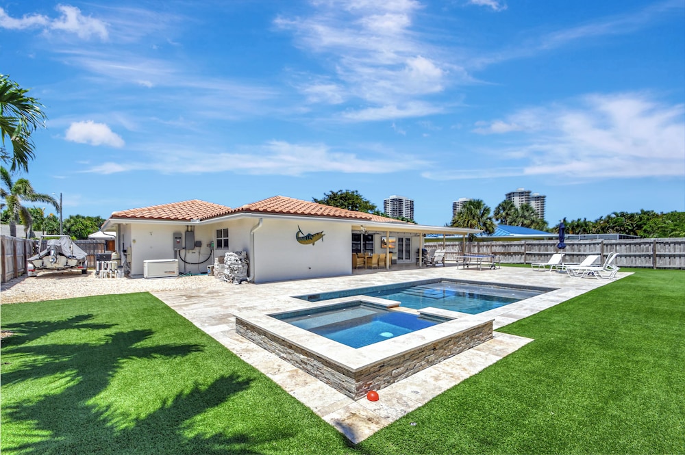 Dolphin Villa Private Pool!