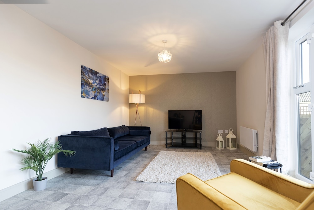 2 Avery Gardens - 2 Bedroom Apartment view 4