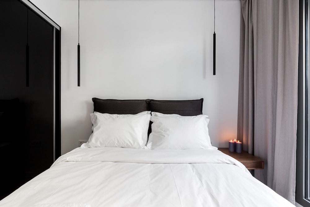 Elysan Urban Stays