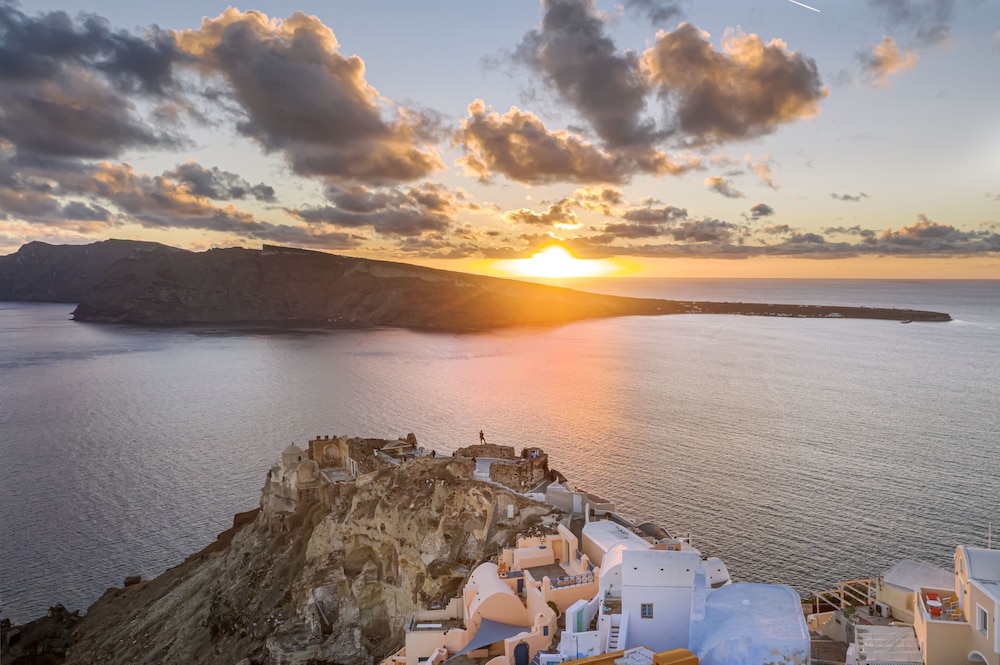 Caldera Houses