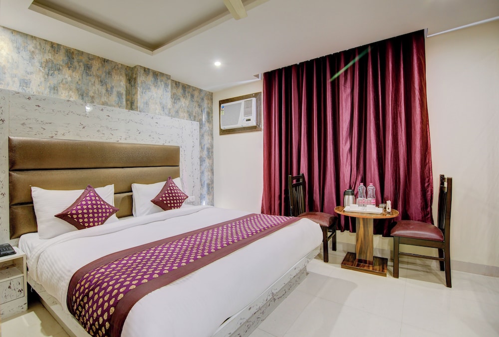 Hotel Mahipalpur Village-Delhi Airport
