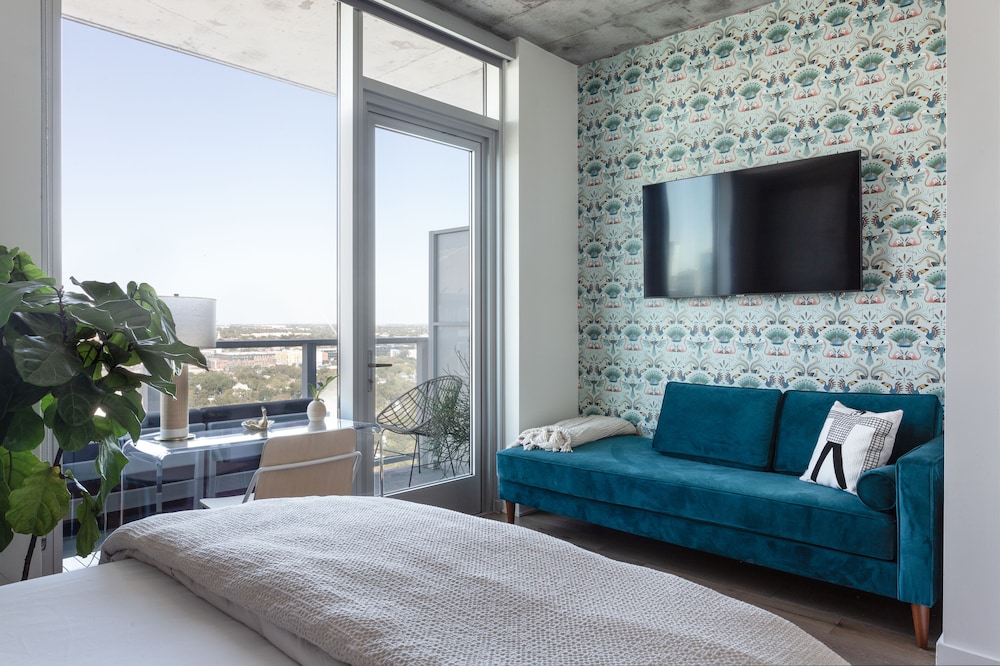 24th floor condo on Rainey St by Locale - Image 5