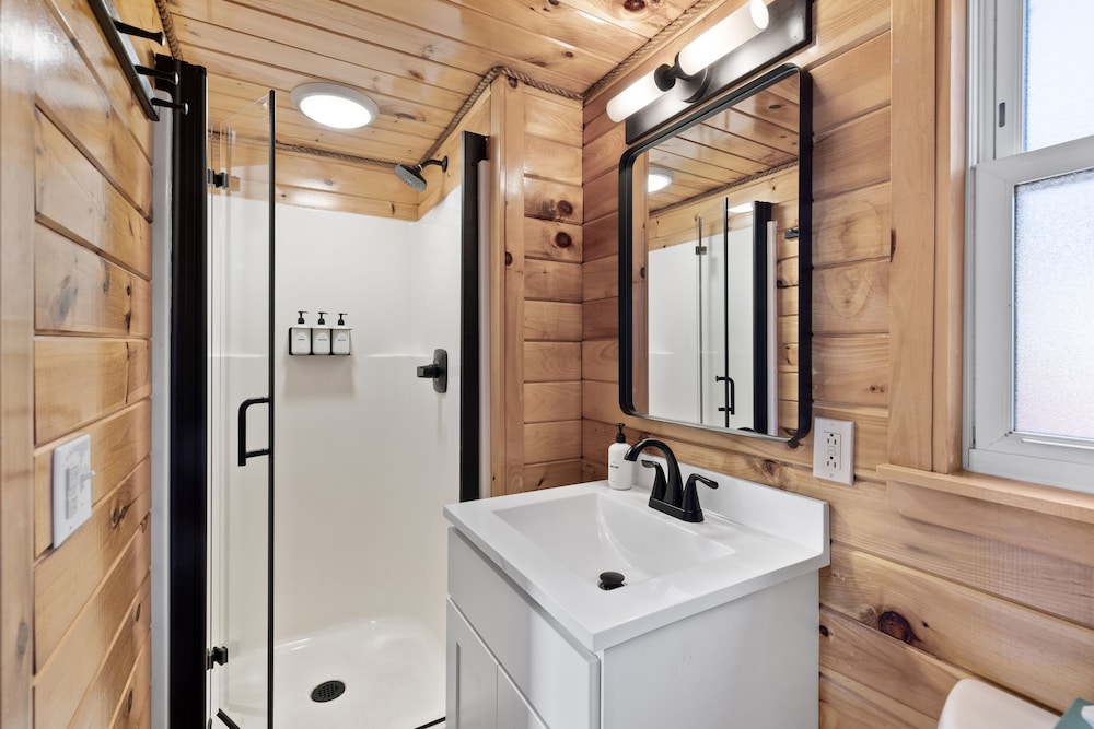 Wolfjaw Lodge