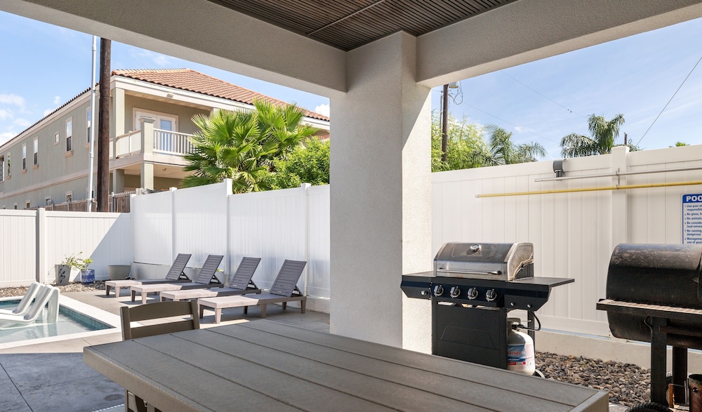 Miramar House, 120 E. Constellation 6 Bedroom Home