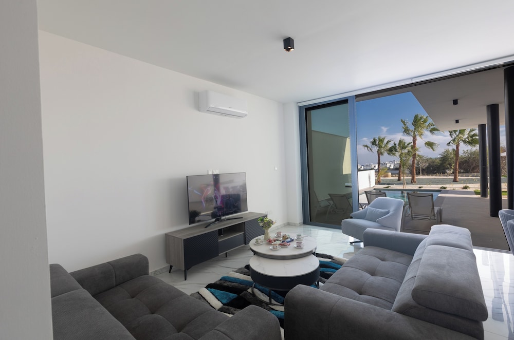 Protaras Aqua Pearl Villa Aq10 With Pool Heating