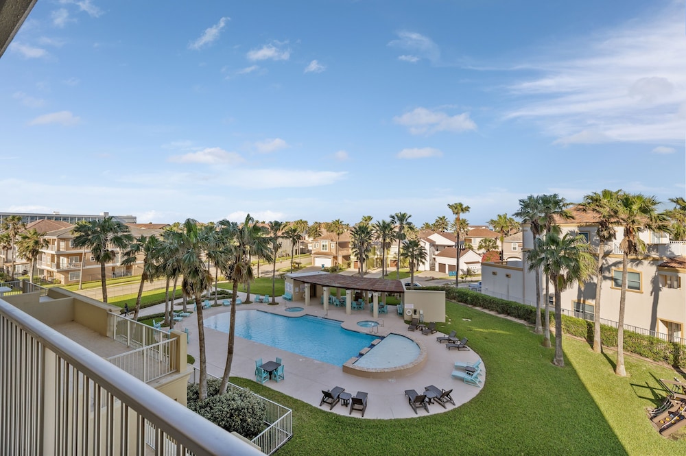 Las Villas Condo Unit 301 - 5 Night Minimum Stays 3 Bedroom Condo