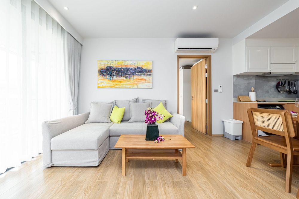 Seaside 2BR 200 m to BangTao beach