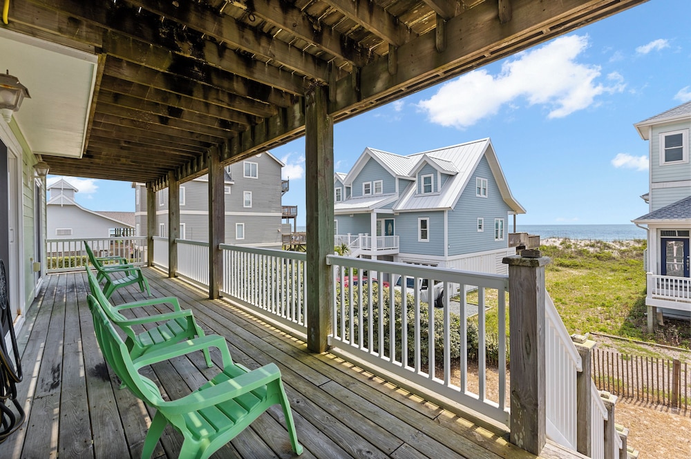 Sea La Vie (North Topsail) by Topsail Realty