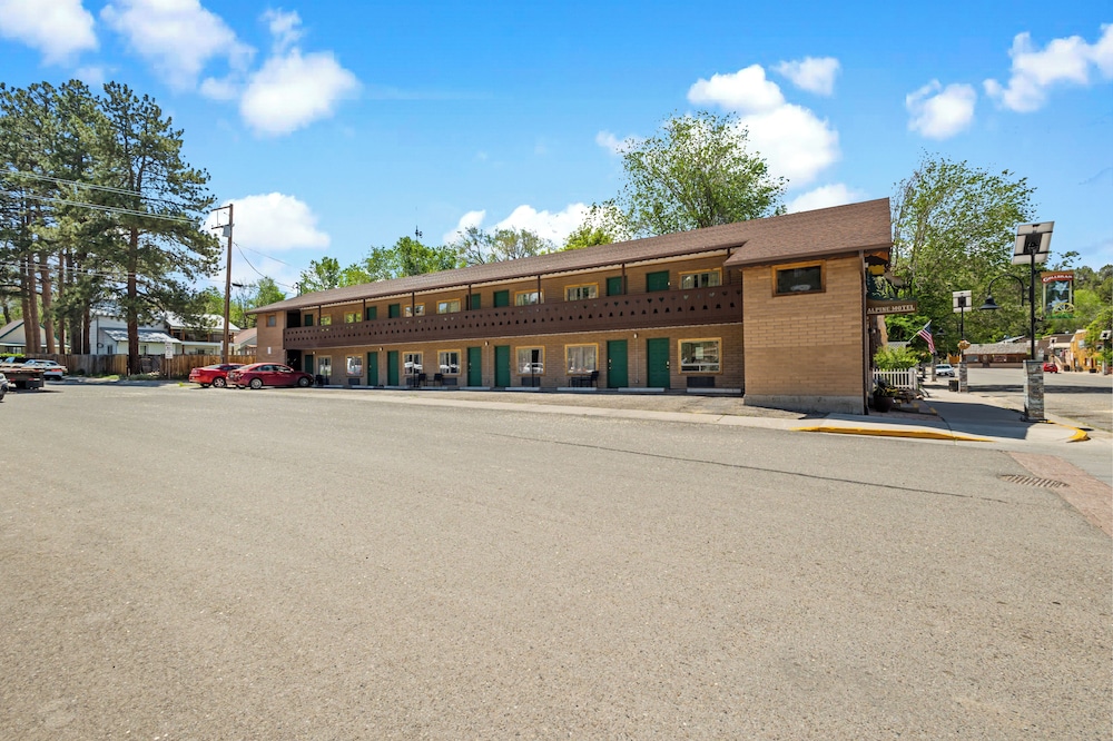 The Alpine Motel view 3