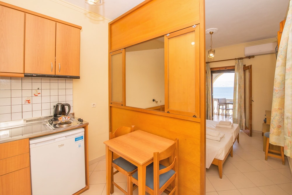 Dionysos Apartments
