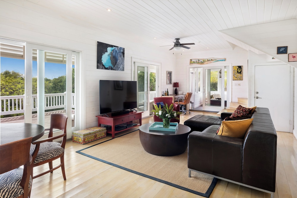 Windswept Retreat: Luxury Estate With Heated Pool