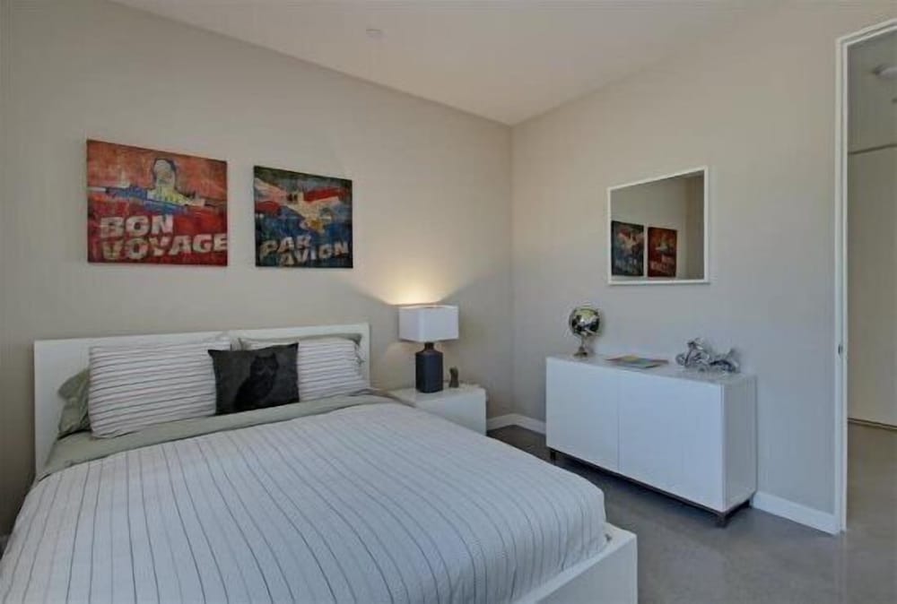 Modern Living 3 Bedroom Home by RedAwning view 4