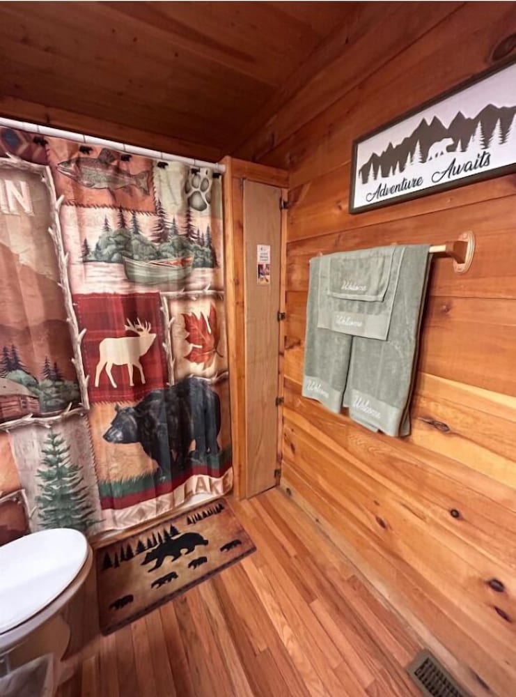 Riverside Retreat 4 Bedroom Cabin