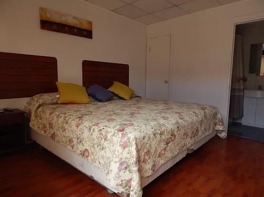 Hotel Bamboo - Image 1