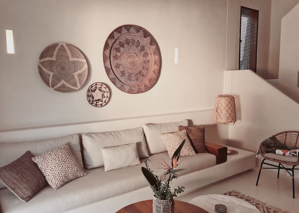 Pilos Suites