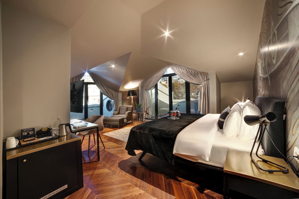 39 Kalamış Marina Oteli - Image 29