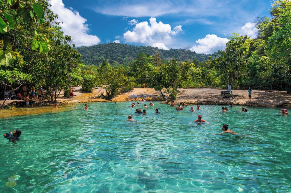 Wareerak Hot Spring & Wellness