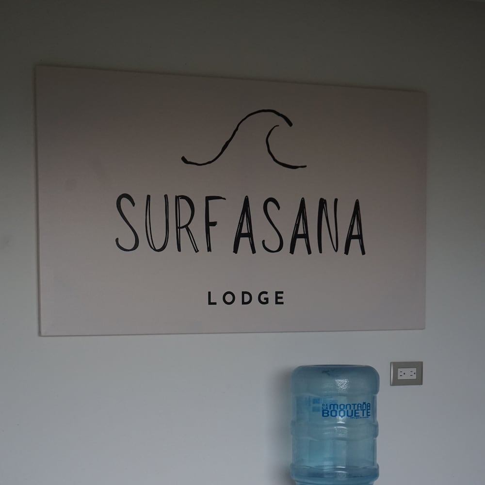 SurfAsana Lodge