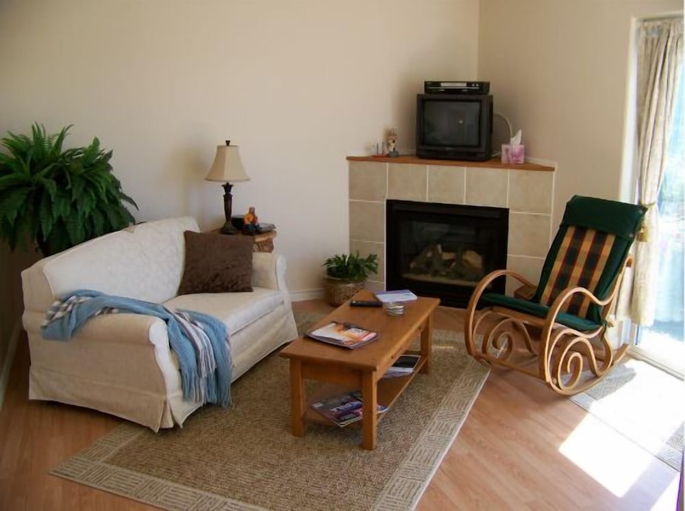 Moonlit Cove B&B