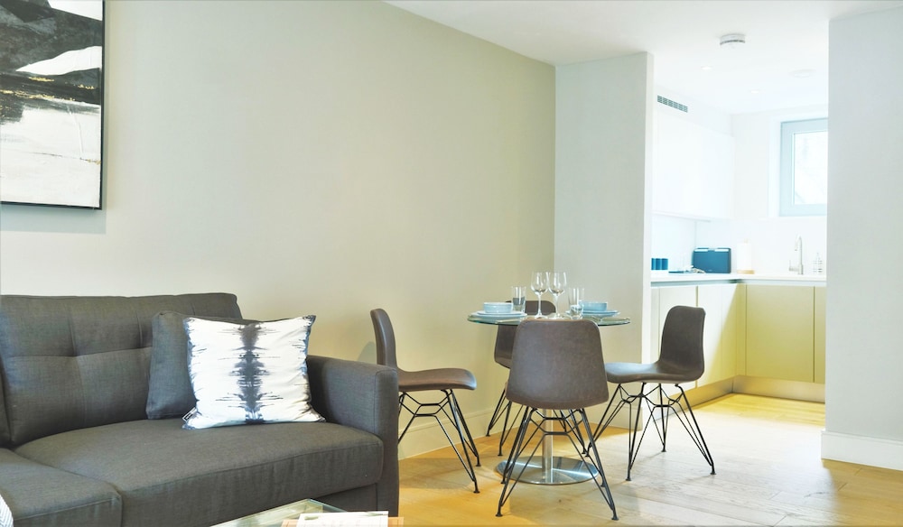 Accomodo London Southbank - Spacious & Elegant Apartments near Big Ben & London Eye
