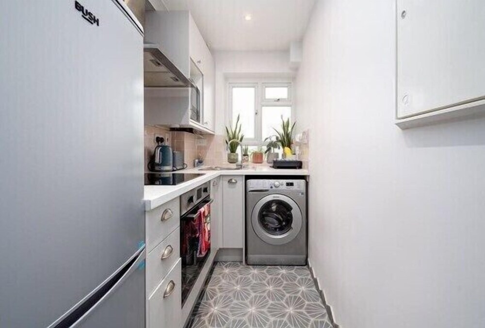 Stylish Brixton Hill Studio With Modern Charm