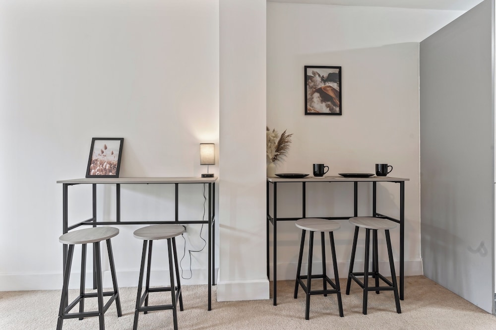 Windrush Grove Retreat in Birmingham