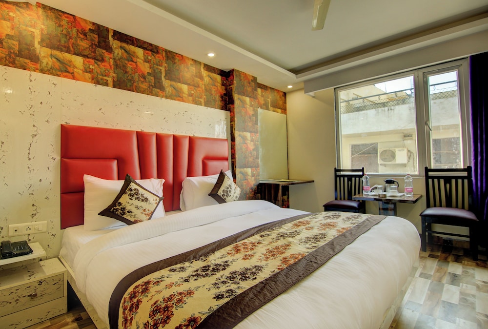 Hotel Mahipalpur Village-Delhi Airport