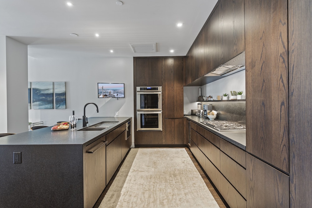 One Empire Pass Lodge at Deer Valley Resort - Two Bedroom Residence #105 2 Condo
