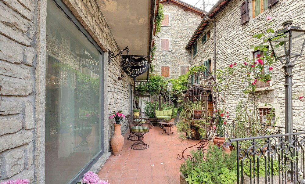 Entire Hilltop Villa With Private Pool In Palazzuolo Sul Senio