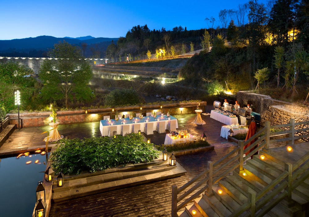 Banyan Tree Tengchong
