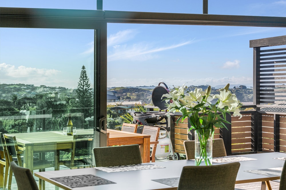 Taonga with panoramic sea views view 5
