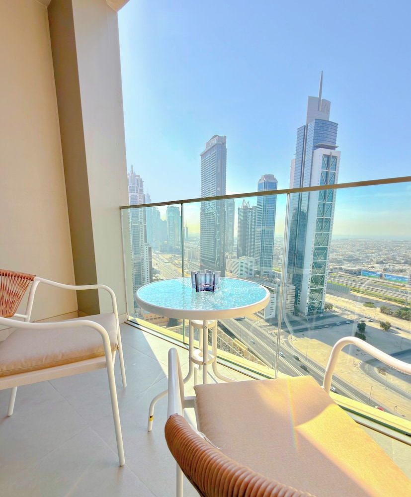 Modern 1BR Forte Near Burj & Mall