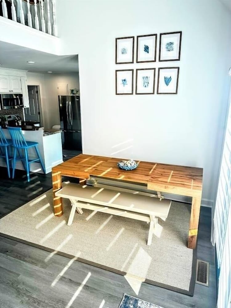 Ah' Frigate 3 Bedroom Home by RedAwning