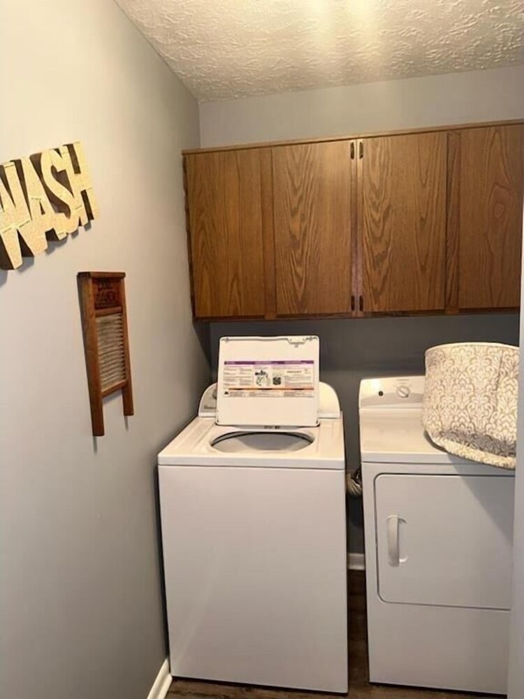 Sea Grove 2 Bedroom Condo by Redawning