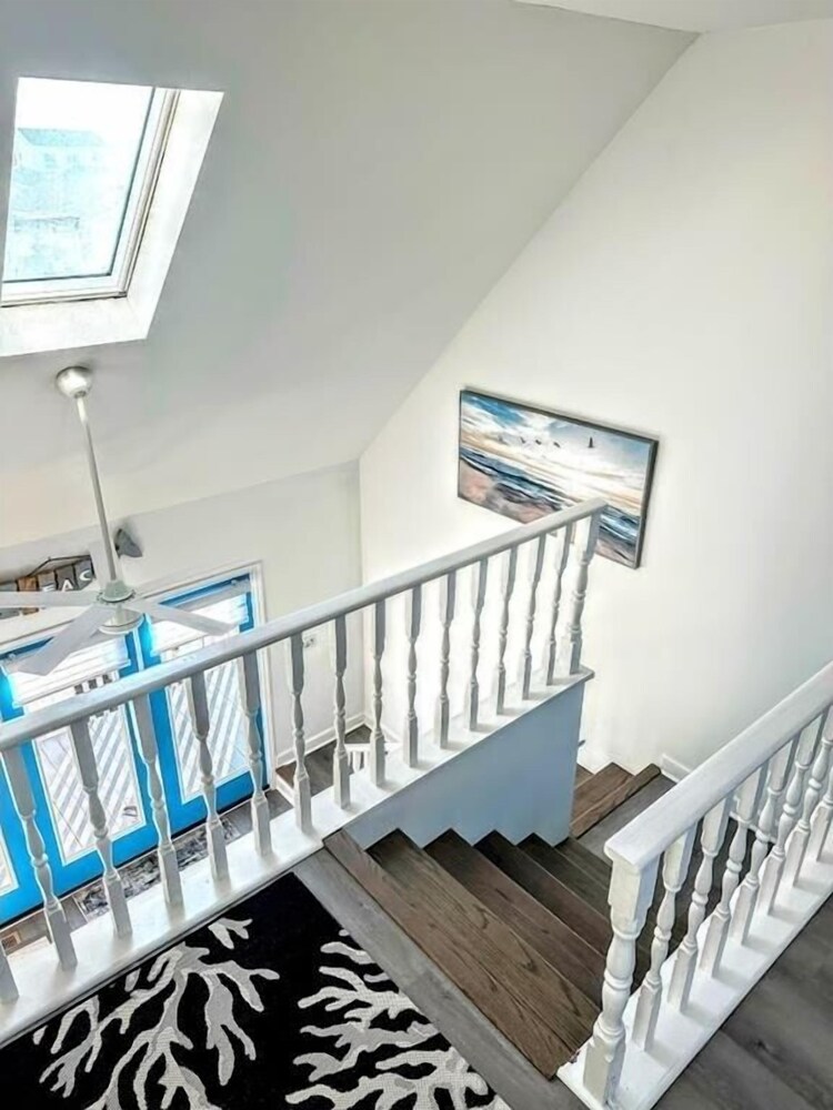 Ah' Frigate 3 Bedroom Home by RedAwning