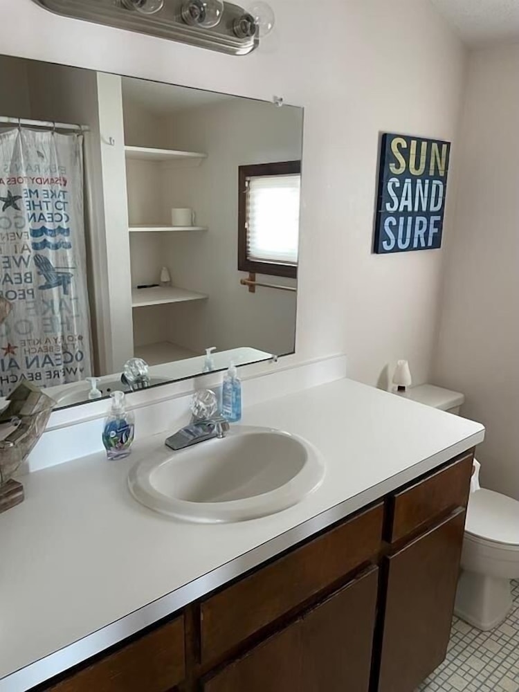 Somewhere In The Sun 5 Bedroom Home by RedAwning view 5