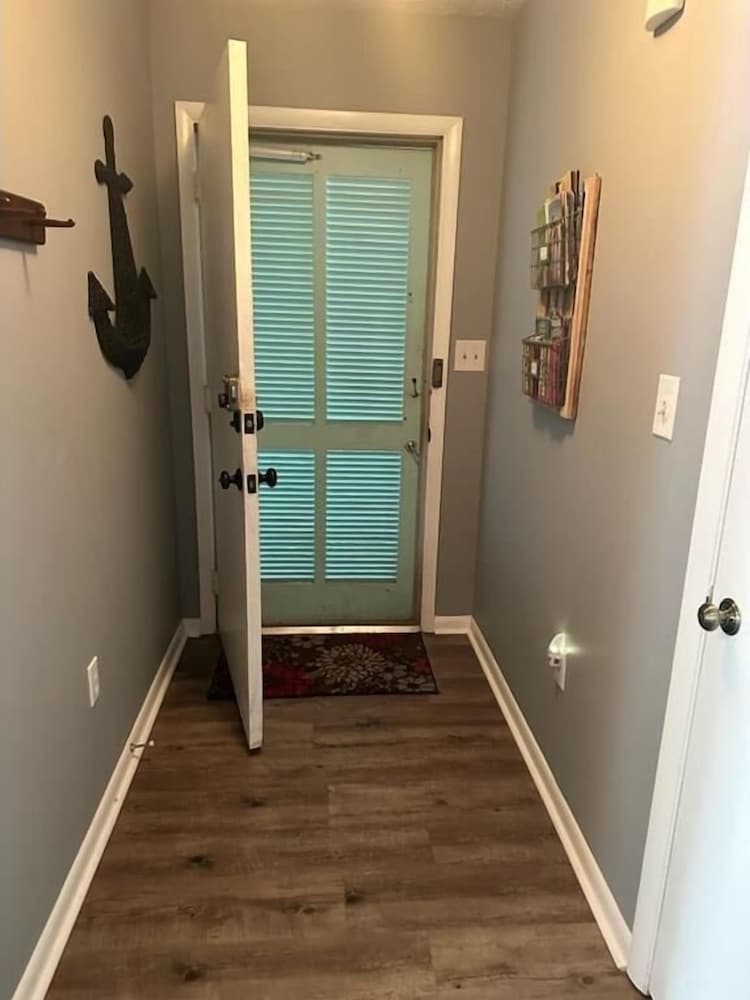 Sea Grove 2 Bedroom Condo by Redawning