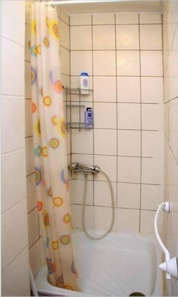 Central Location Air-conditioning Wi-fi Pc Central Heating view 5