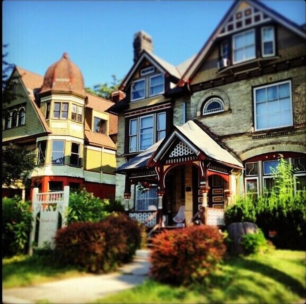 Milwaukee Vacations - Manderley Bed and Breakfast - Property Image 2