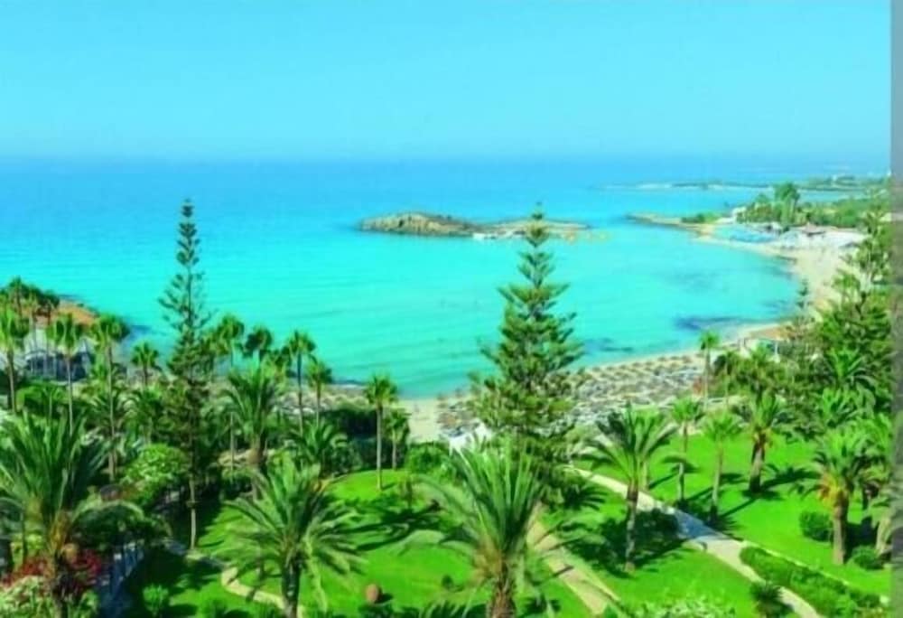 Villa Rugiada With Pool and sea View Located on the Front of Nissi Beach